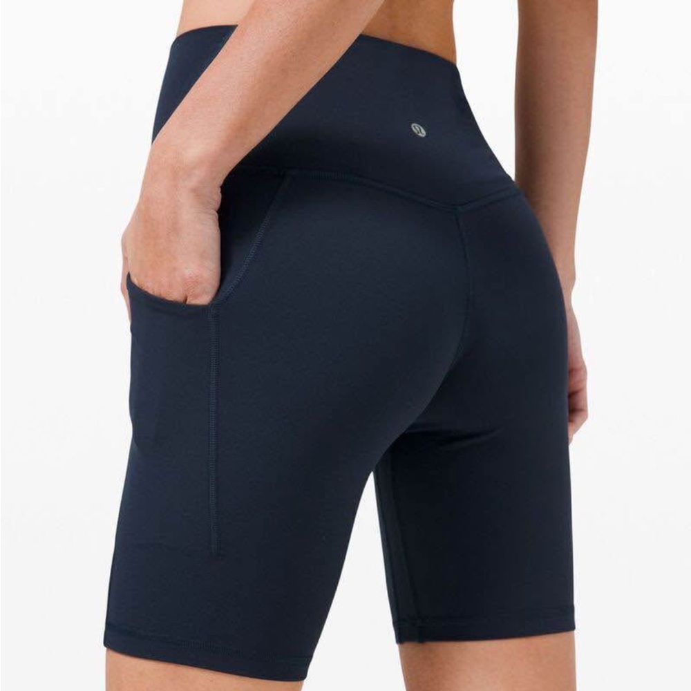 Lululemon Align Women’s Navy 8” Biker Shorts w Pockets, Size 4